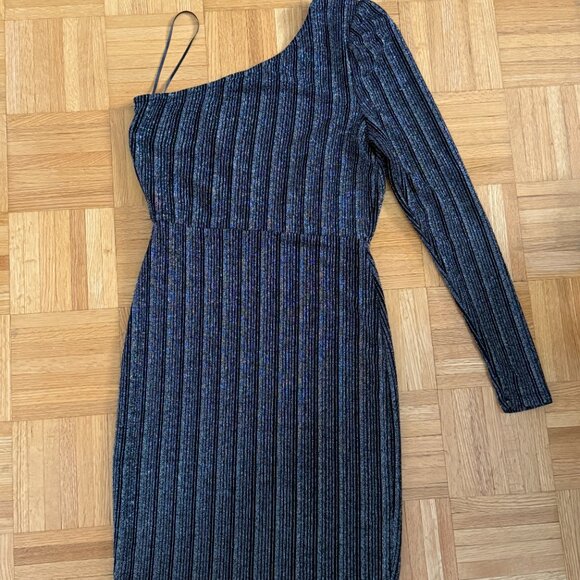 Vero Moda- Silver and Black dress - Picture 3 of 3